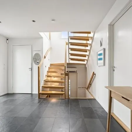 Walk To Ons In 2 Min, Spacious House, Gym & Parking Apartamento